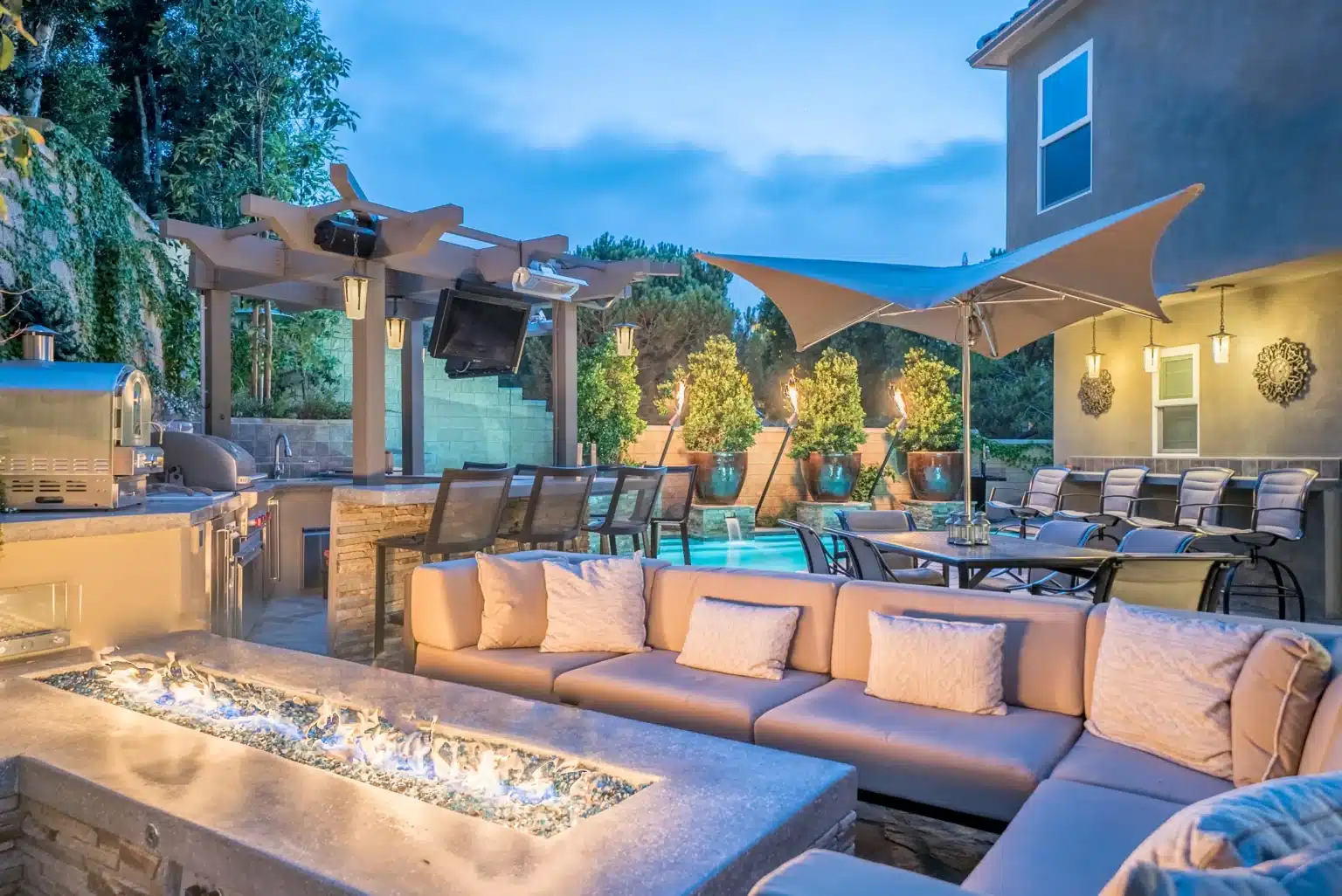 Cutler Bay pool builders - Premier pools & Spas