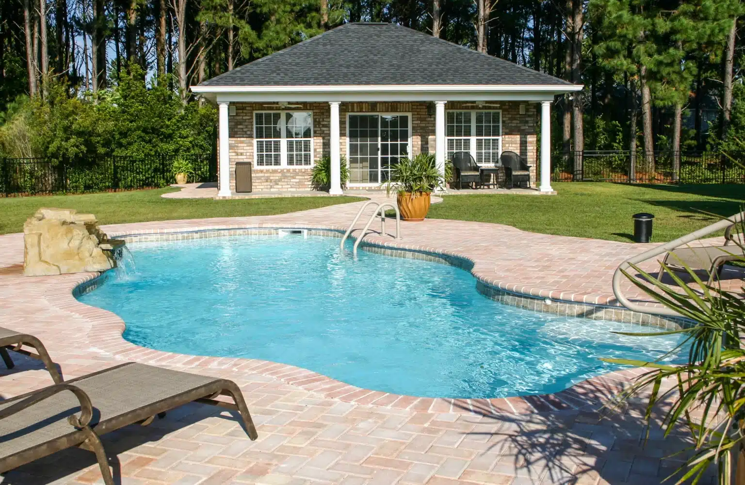 Pleasanton Fiberglass Pool Builders - Premier Pools & Spas